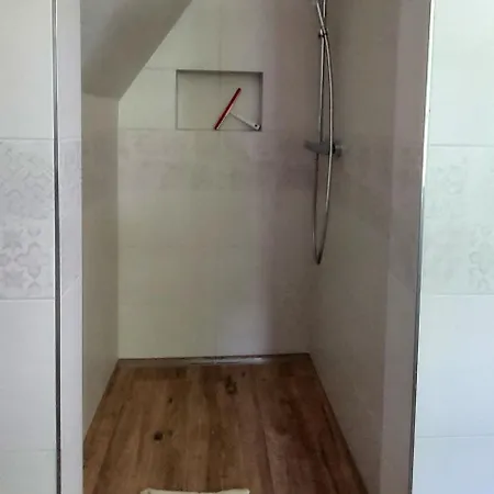 Ferienhaus Tuttelduuv - Ferienhaushaelfte Mit Kamin Fuer 4 Personen Pepelow