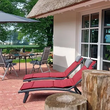 Tuttelduuv - Ferienhaushaelfte Mit Kamin Fuer 4 Personen * Pepelow